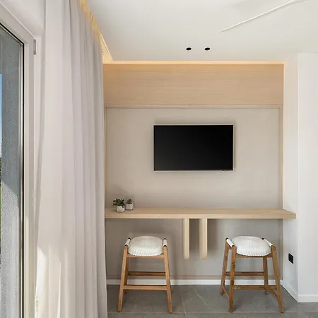 Anthia Villa